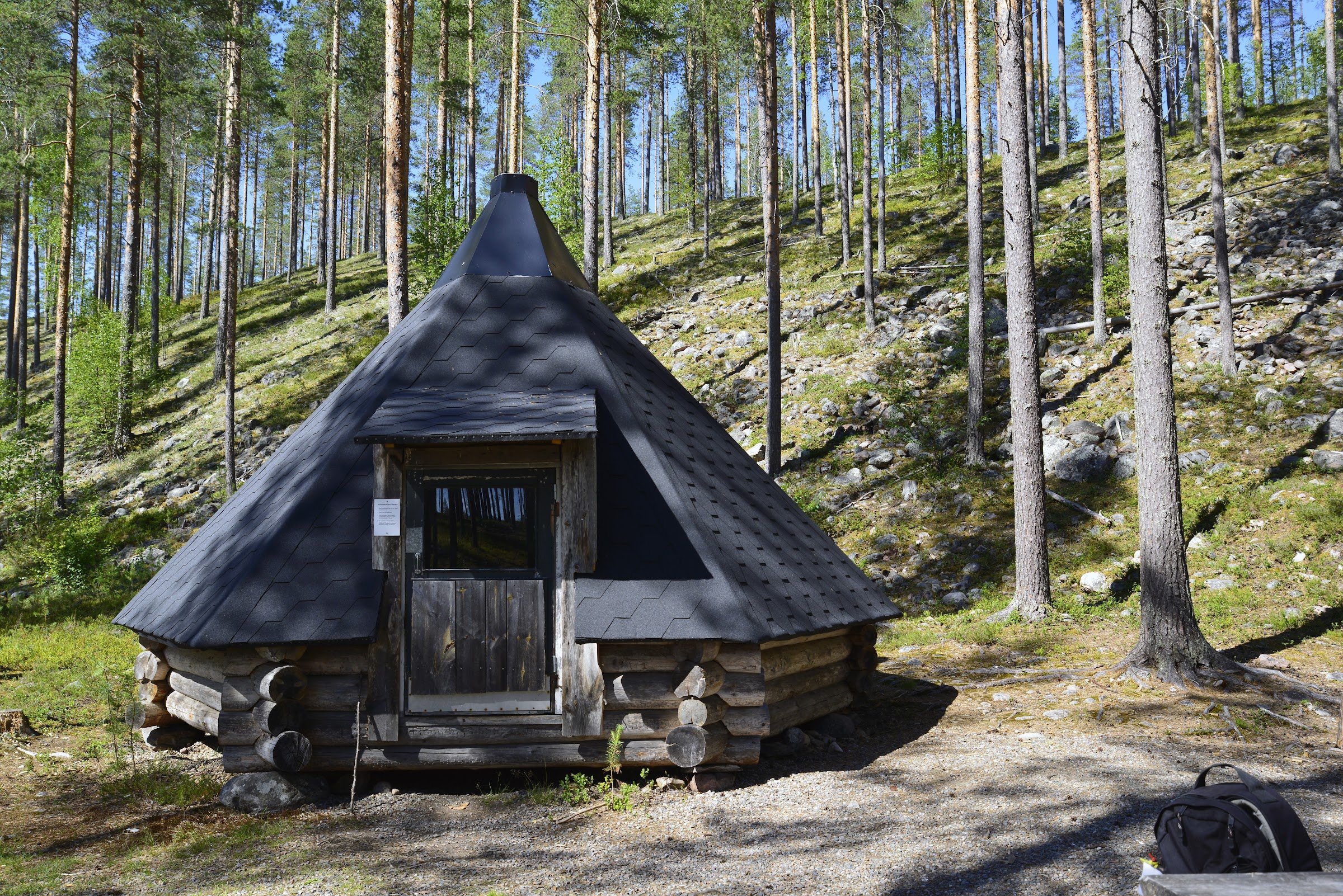 Hut of Linnanharju Nature Trail (Linnanharjun metsäpolku laavu)